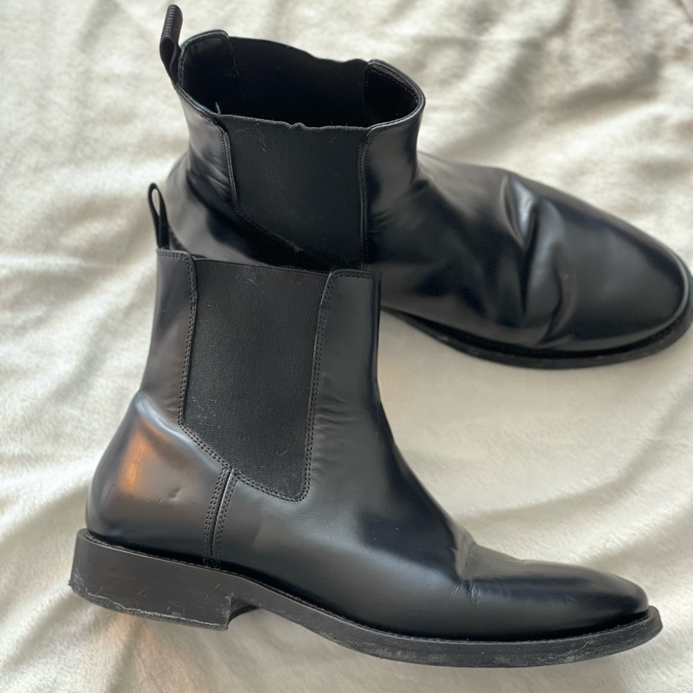 Balenciaga black leather Chelsea boot - Picture 1 of 3